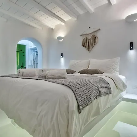 Mykonian Mews Luxury Villa *